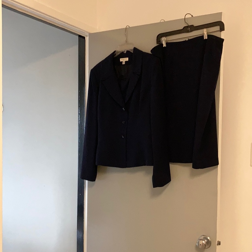 Size 16 Navy Suit 🦋